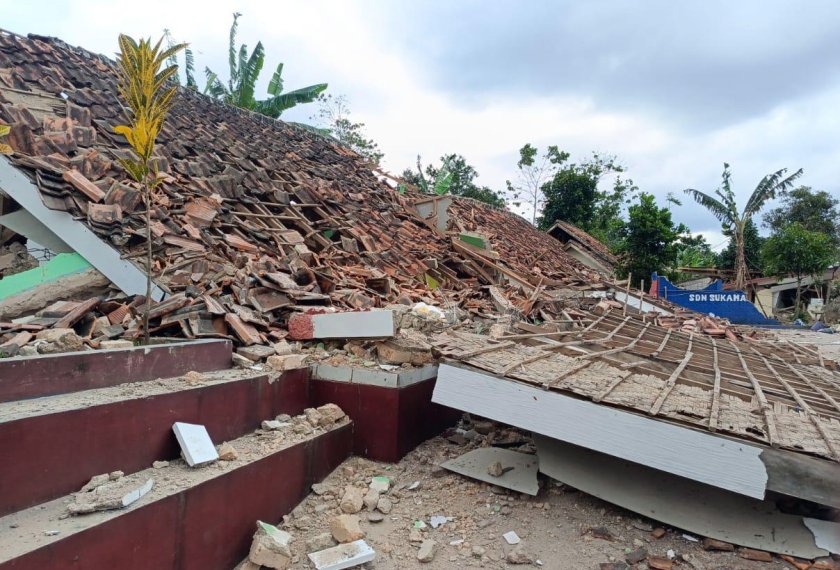 162 са вече жертвите на опустошителното земетресение в Индонезия