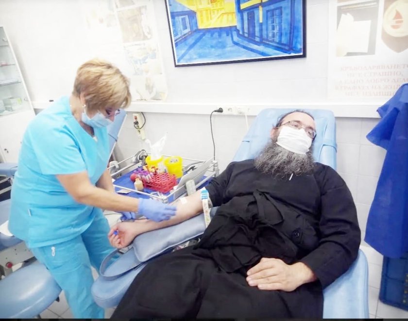 свещеници софийската митрополия даряват кръв пациентите вма