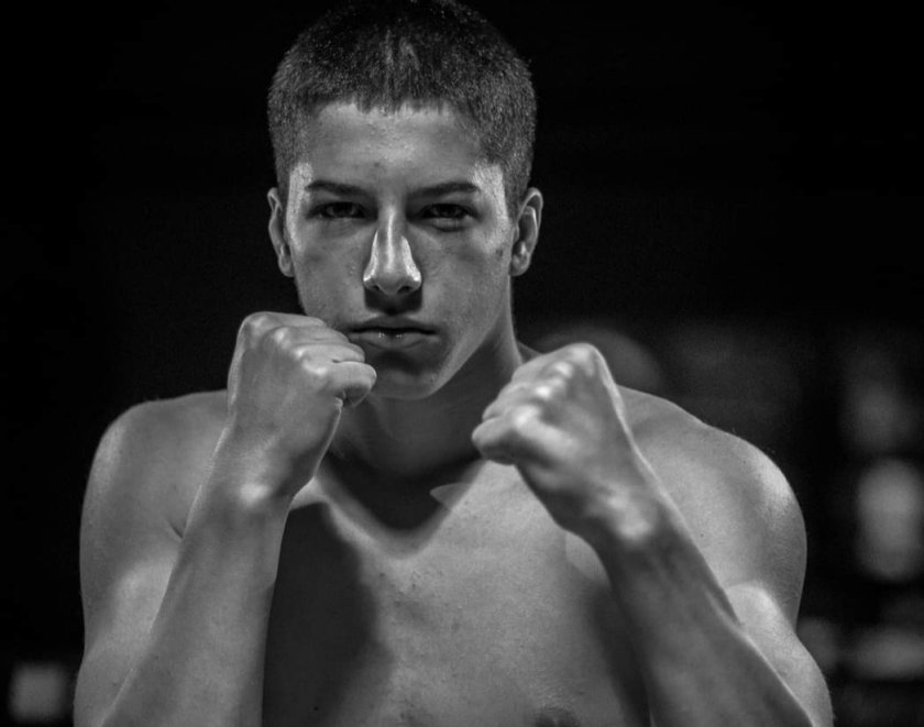 Българският боксьор Жан-Божидар Сидеров загуби още в първата си среща