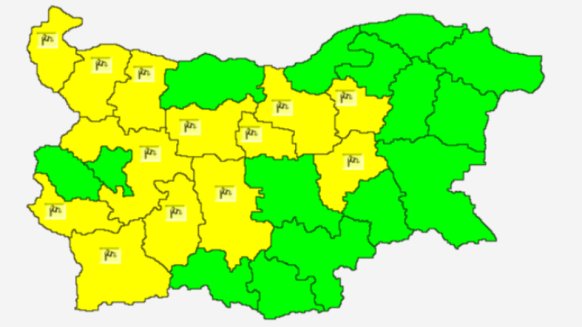 Жълт код за силен вятър е обявен за 13 области.