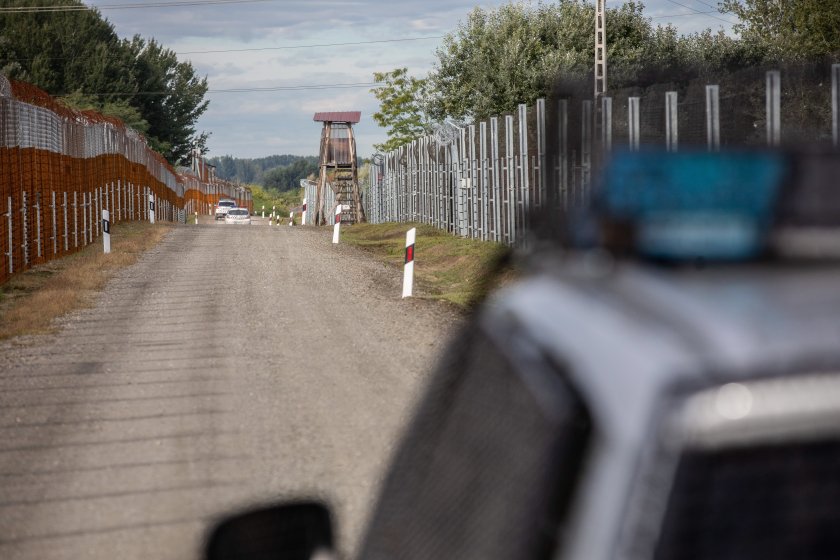 сръбската полиция откри 600 нелегални мигранти границата унгария