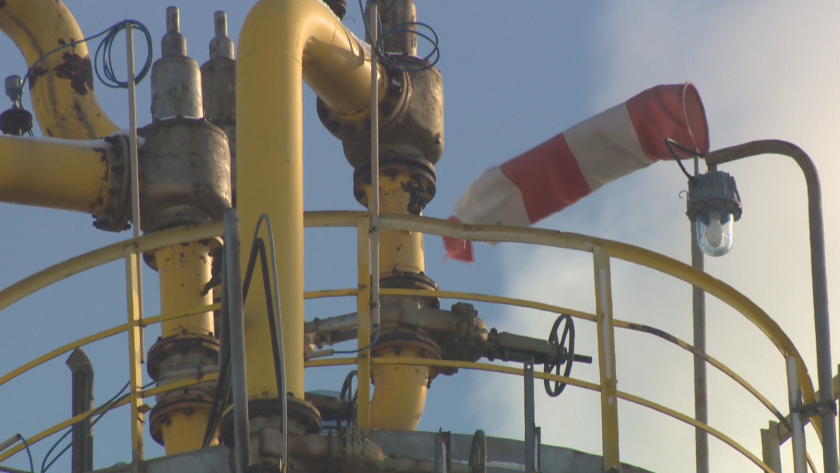 Държавата ще може да поема контрола при нужда над петролните