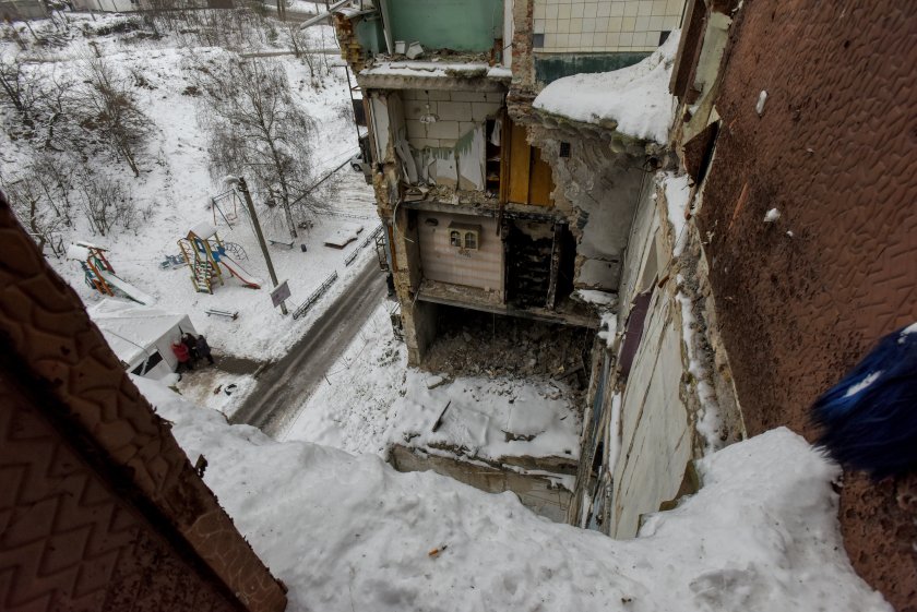 Украйна е нанесла ударите срещу две военни летища навътре в