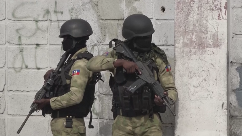 въоръжени групировки контролират столицата хаити