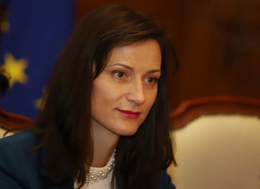 мария габриел подготвя иновационна програма западните балкани