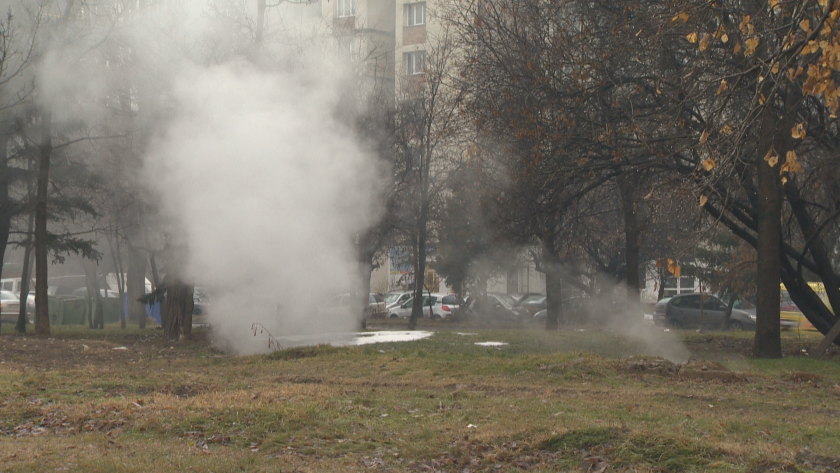 Голяма авария в Топлофикация София. Повреда остави на студено почти