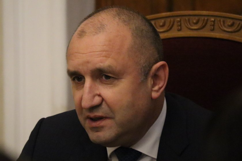 Нека дойде утре, така президентът Румен Радев коментира шансовете за