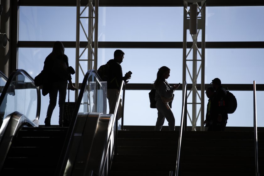 Авиокомпанията Луфтханза е отказала да назначи придружител на 12-годишния син