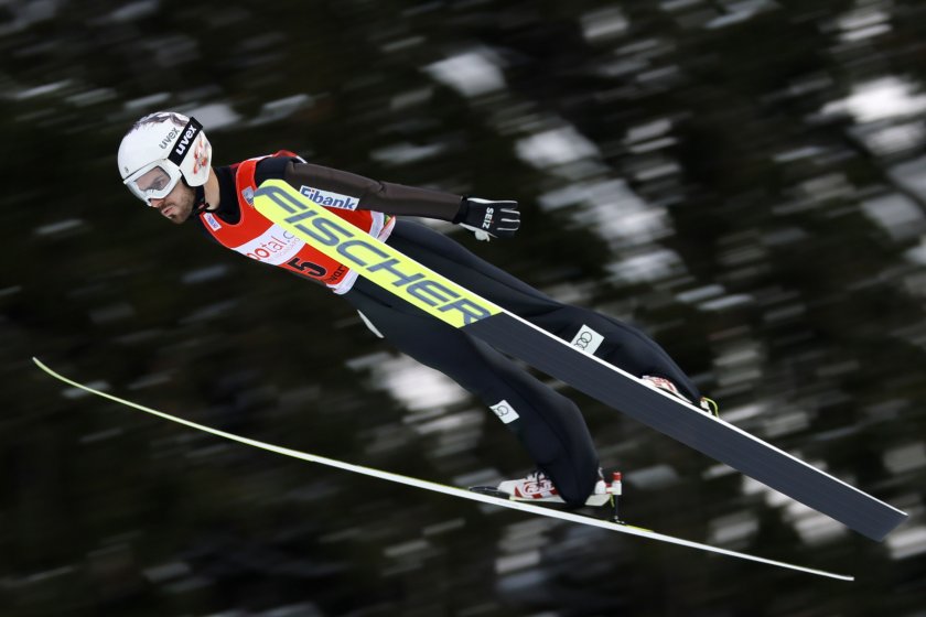 Българският ски скачач Владимир Зографски завърши 41-ви в старта за