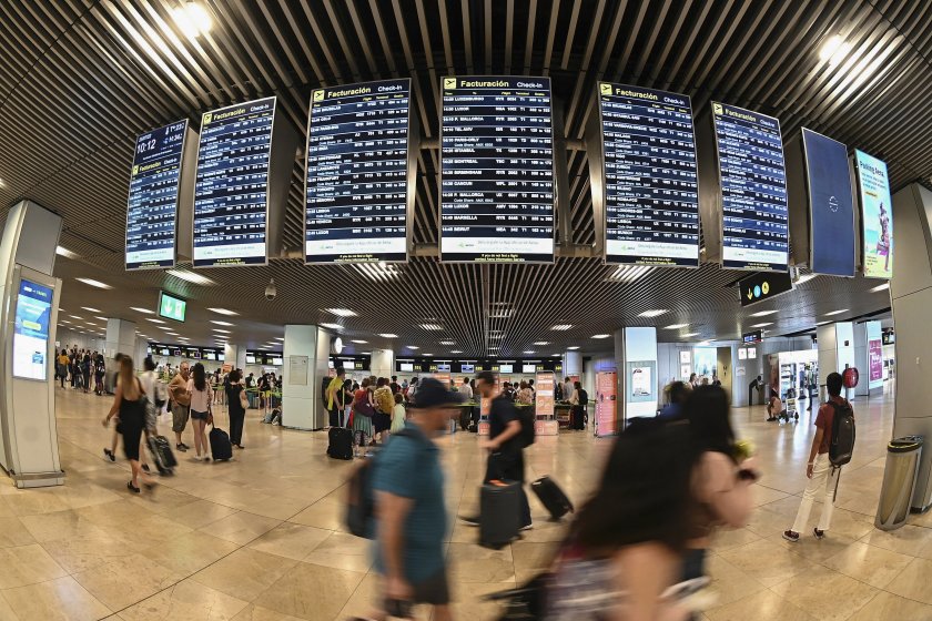 служители испански летища планират стачкуват около коледа нова година