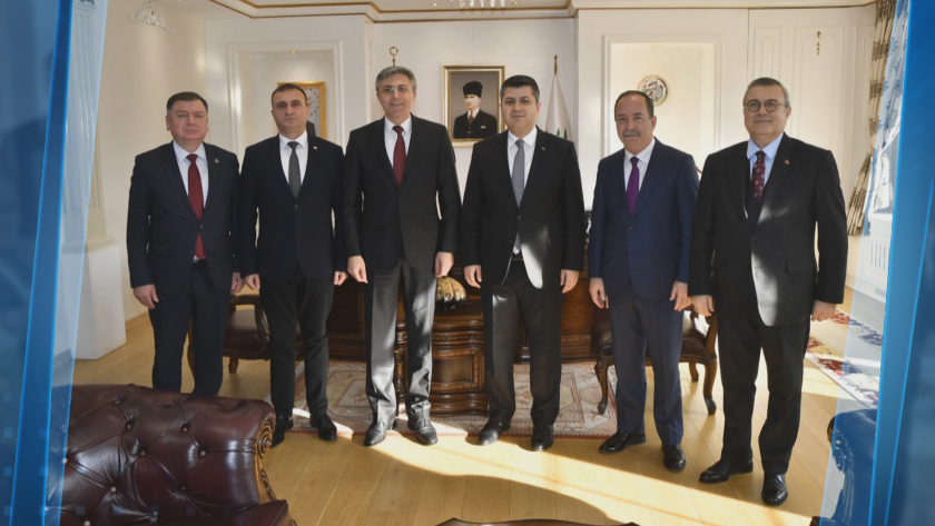 Мустафа Карадайъ разговаря в Турция с представители на четирите основни партии