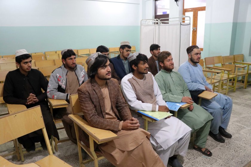 талибаните забраниха достъпа жени университетите второ нареждане