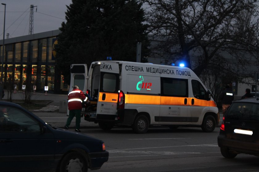 Лек автомобил блъсна тази сутрин 67-годишна жена в Благоевград. Пътният
