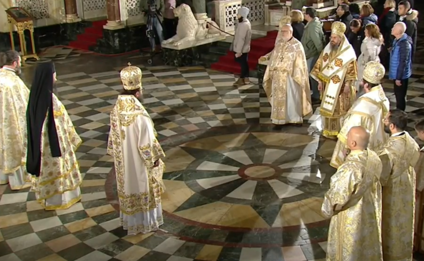 Християнският свят чества раждането на Божия син във Витлеем. В