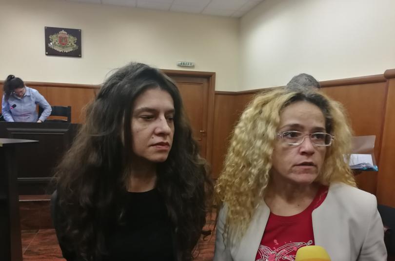 Иванчева и Петрова са принудени да се представят за двойка, за да контактуват в затвора
