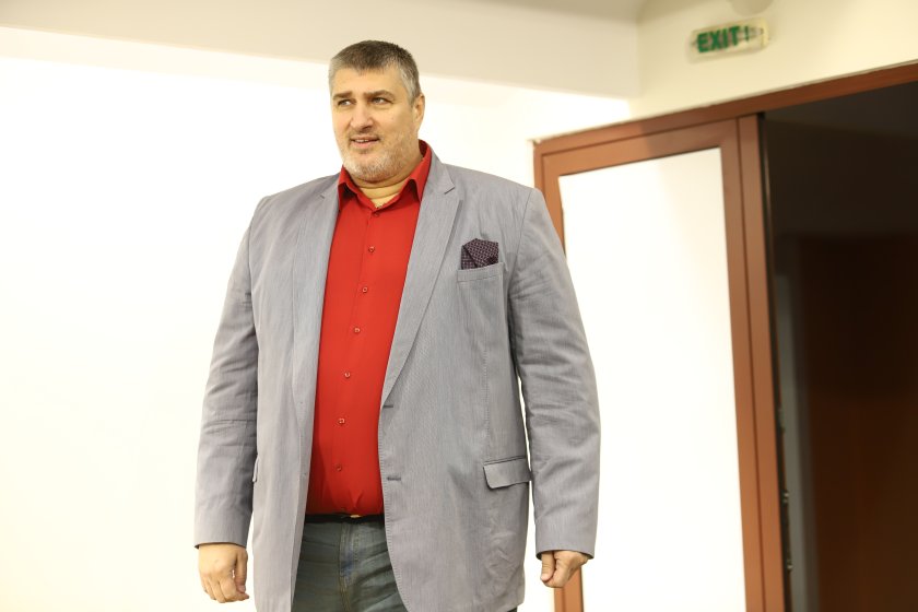Любомир Ганев, обяви на среща с медиите днес, че федерацията ще постави много по-реалистични цели пред отборите през 2023 година