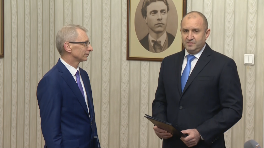 Президентът Румен Радев връчва втория мандат за съставяне на правителство