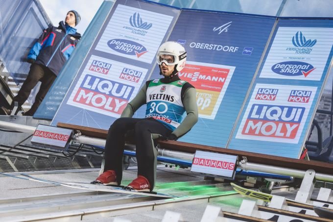 Българският ски скачач Владимир Зографски се нареди 21-ви в първия