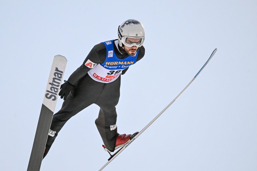 Българският ски скачач Владимир Зографски остана 49-ти във втория старт