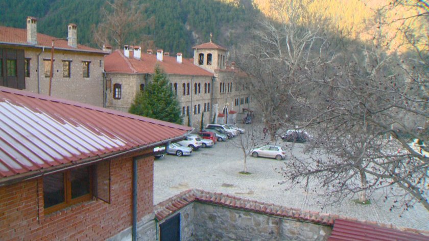 Първият социален дом за възрастни свещеници у нас не може да заработи заради скъпия ток