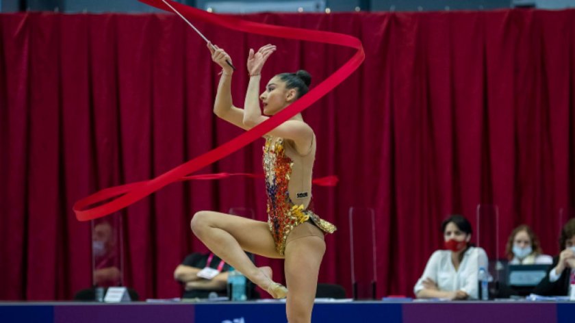 Гимнастичката от националния отбор по художествена гимнастика Ева Брезалиева повече