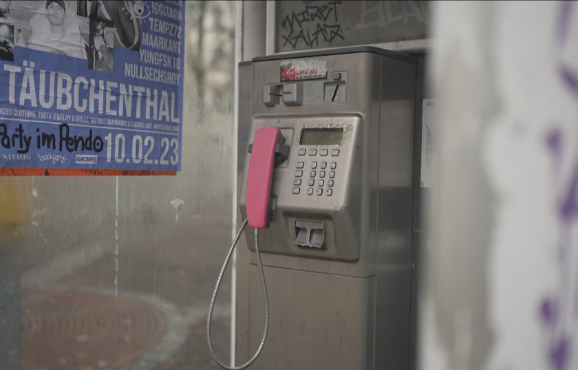 Краят на една ера: Германия се сбогува с телефонните кабини