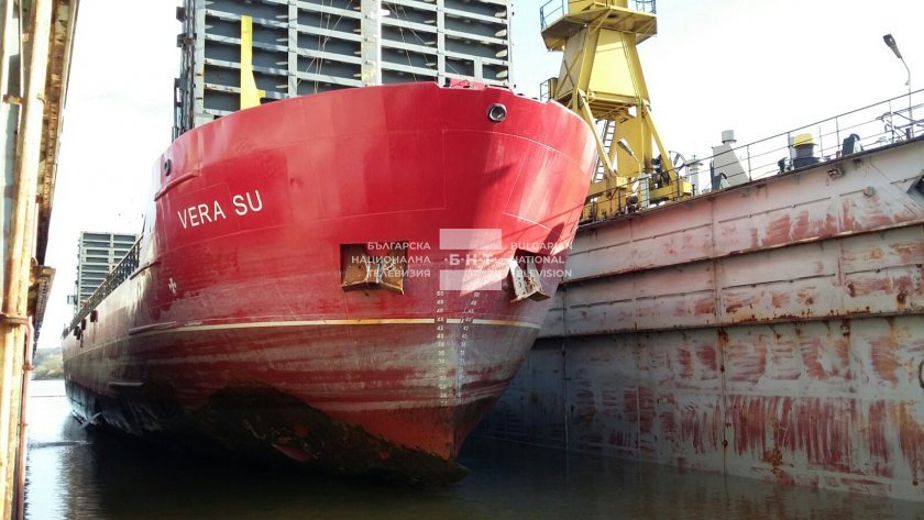 Започва ремонт на кораба “Вера Су”