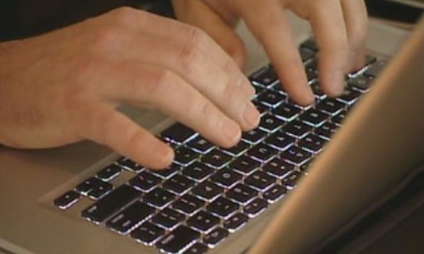 Над 50% от децата влизат в социални мрежи поне пет