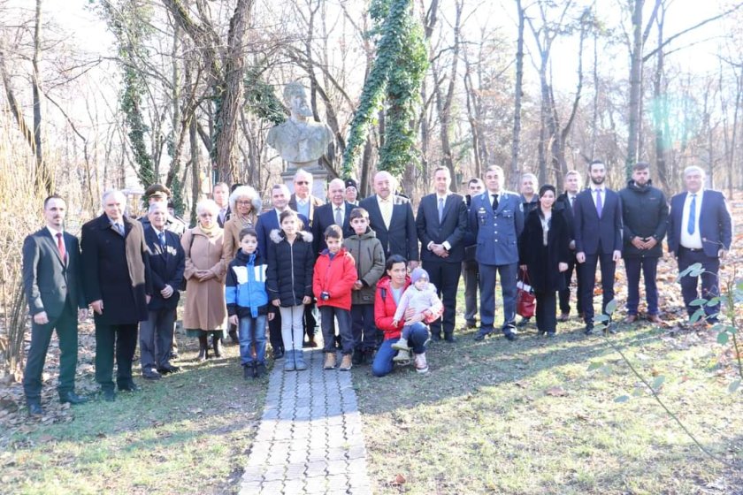 българската общност букурещ отбеляза 175 години рождението христо ботев