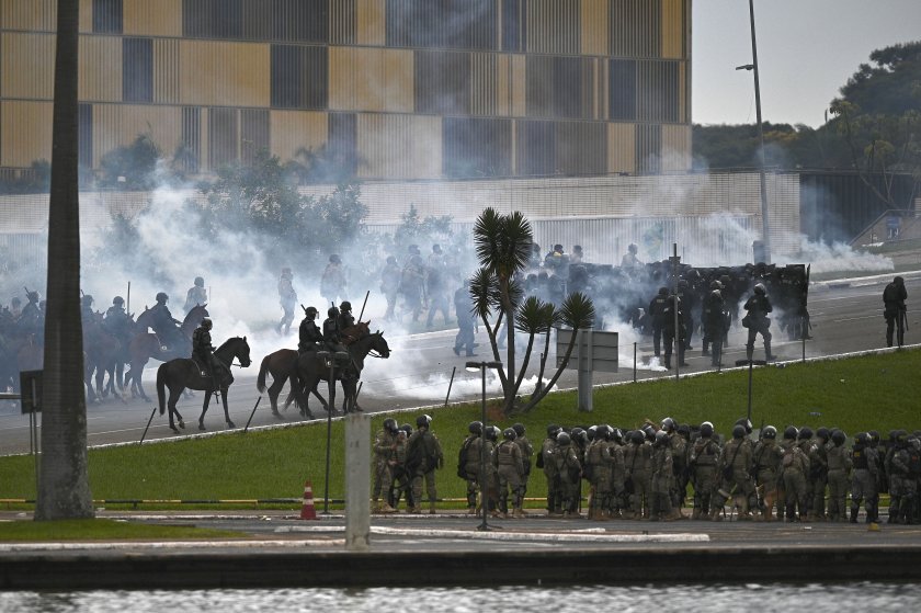 След бурните протести в Бразилия полицията успя да овладее ситуацията