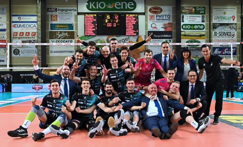 Националът Аспарух Аспарухов и отборът на Палаволо (Падуа) записаха 5-а победа в италианската Суперлига, а българинът бе с основна заслуга за успеха.