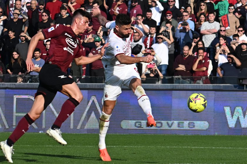 Шампионът Милан победи Салернитана с 2:1 като гост при подновяването на италианското първенство в Серия А. Оливие Жиру