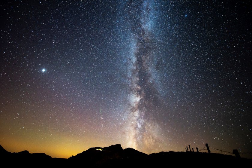 Международен екип от астрономи използва изображения от 570-мегапикселовата астрономическа камера