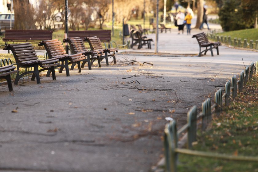 Предупредителен червен код е издаден тази сутрин заради силния вятър