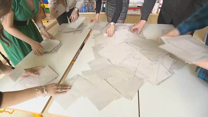 Петер Павел и Андрей Бабиш отиват на балотаж на президентските избори в Чехия