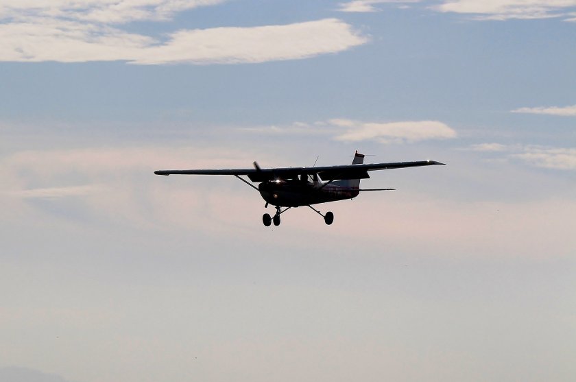 българските служби проследили ниско летящ самолет турция