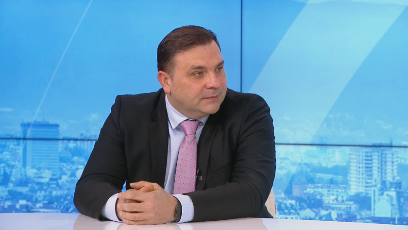 Чух се с родителите, които представлявам, детето е добре, свиква