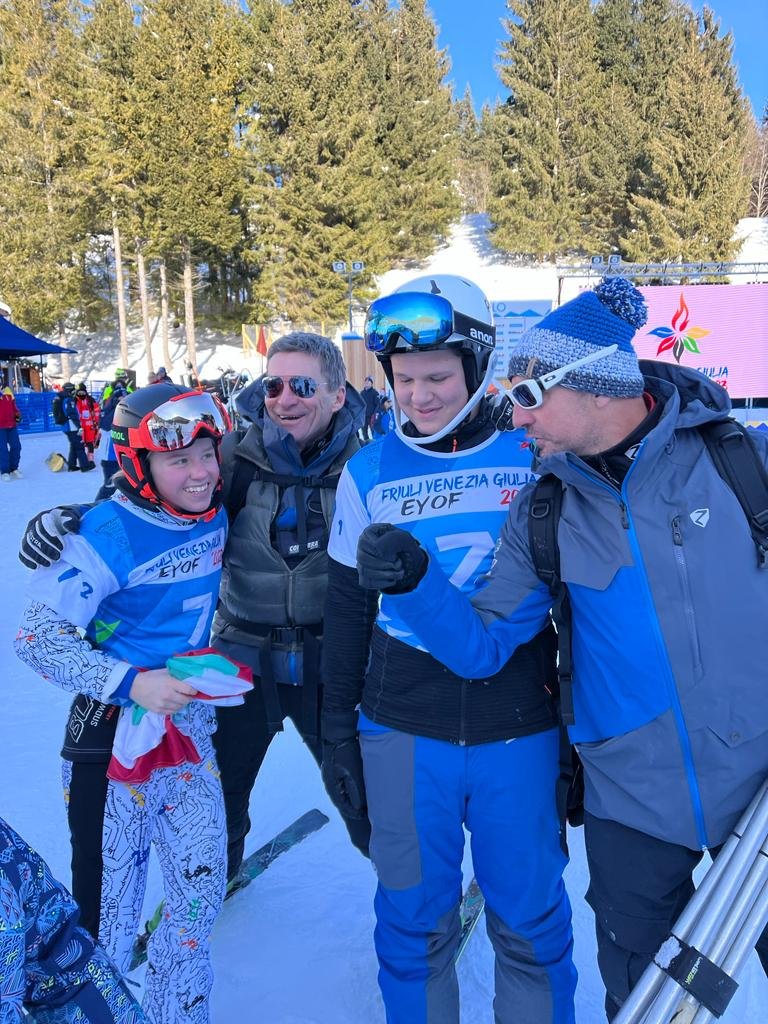 Българските сноубордисти Андреа Коцинова и Иван Иванов осигуриха на България