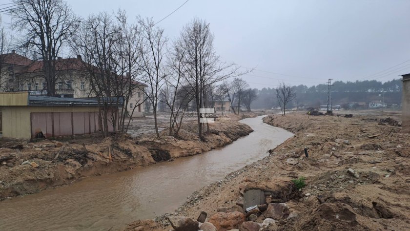 В карловските села Каравелово и Богдан, които бяха наводнени през