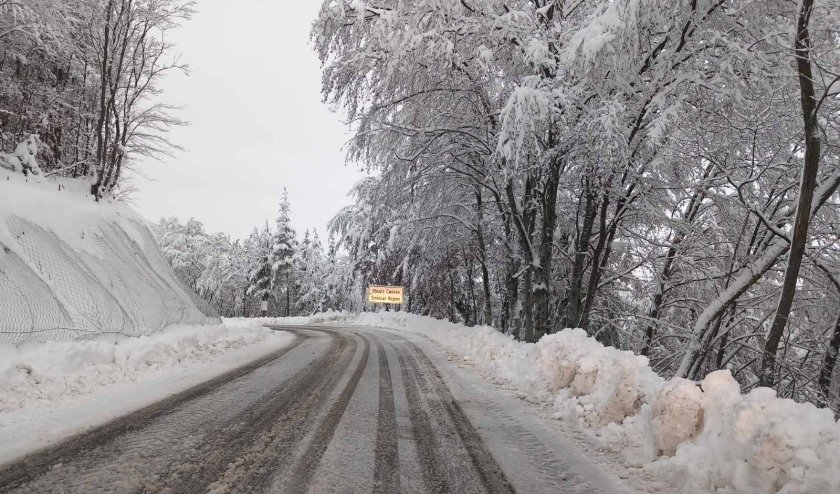 Сняг вали в района на Смолян и в Северозападна България.В