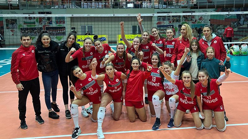 ЦСКА започна с категорична победа втория полусезон от волейболното ни