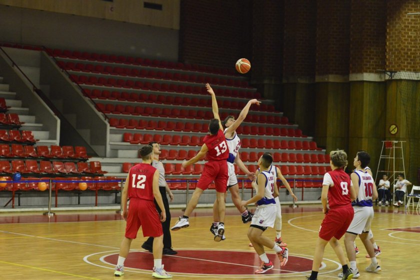 буба баскетбол първо поражение европейската младежка баскетболна лига черна гора
