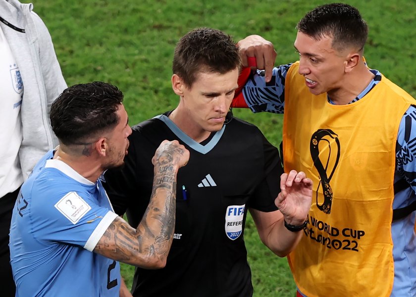 фифа наказа четирима играчи уругвай заради инцидентите катар