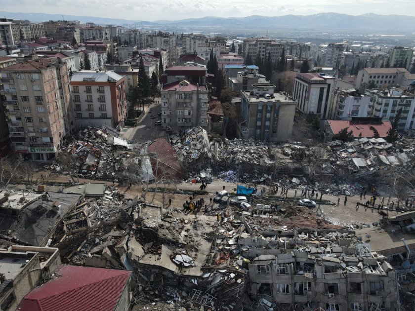 Ден след опустошителното земетресение в Турция и Сирия, жертвите надхвърлиха