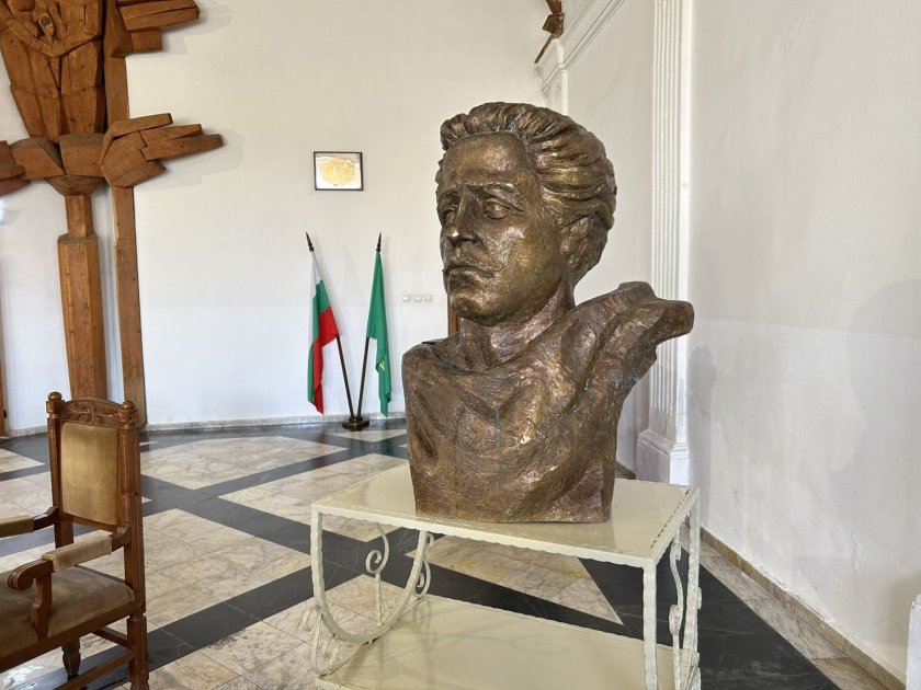 Представиха бюст-паметник на Левски, който ще бъде открит в молдовския град Тараклия (СНИМКИ)