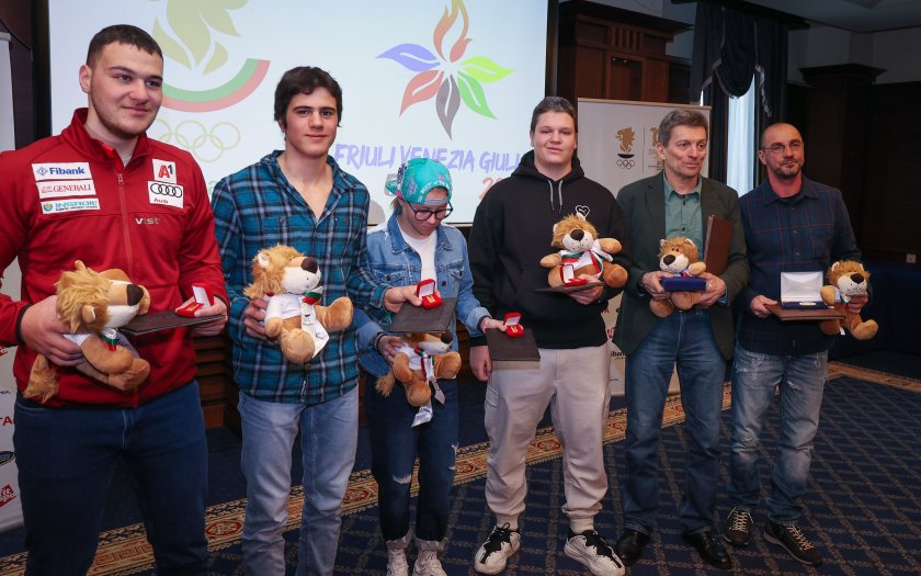 бок награди медалистите европейския младежки зимен фестивал