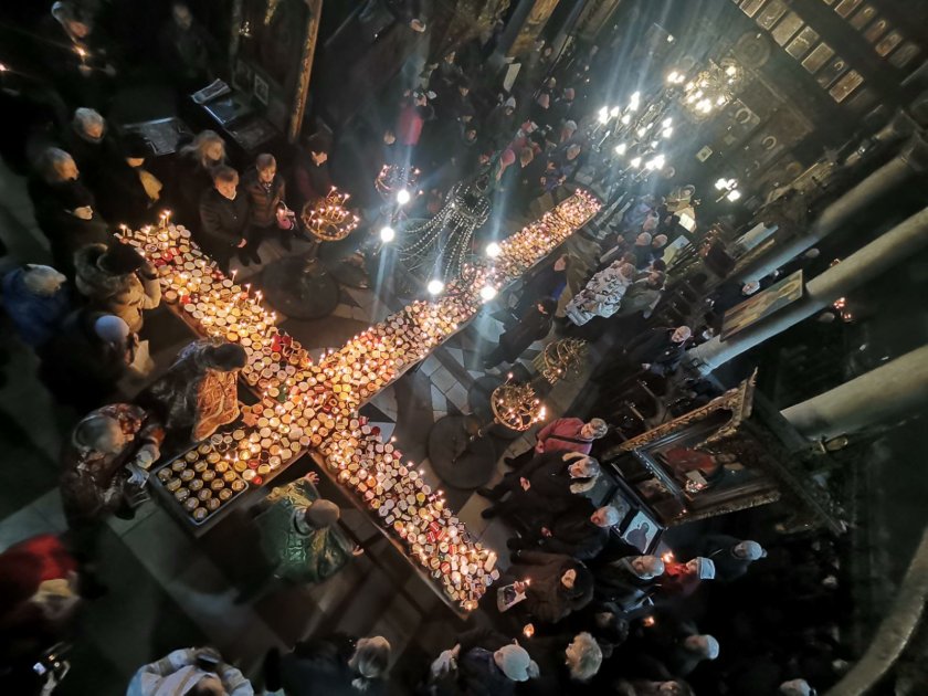 Православната църква почита паметта на Св. Харалампий Чудотворец