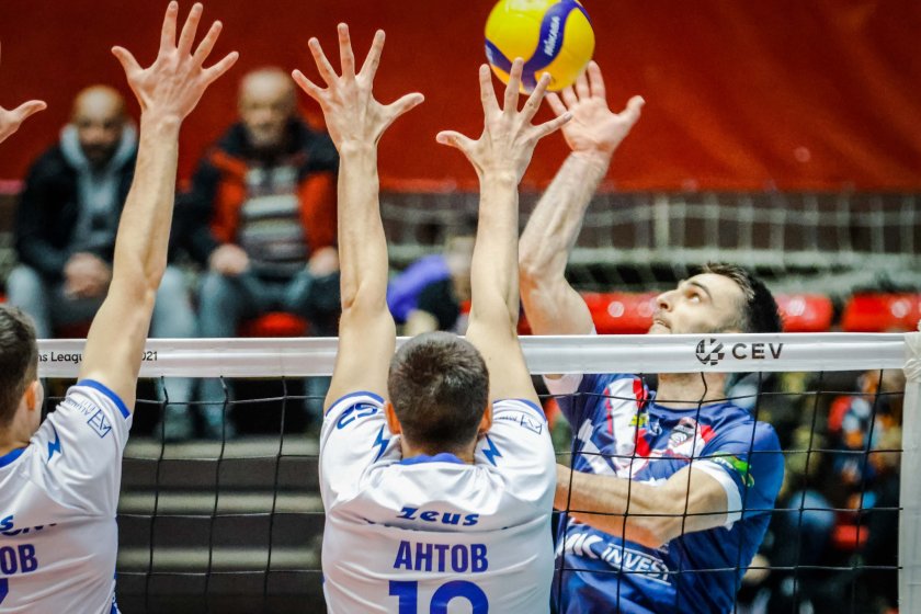 Дея спорт спря волейболния Левски за първото място в първенството при мъжете