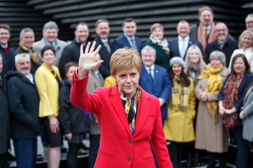 Първият министър на Шотландия Никола Стърджън обяви оставката си.52-годишната Стърджън