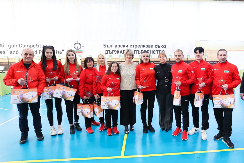 Министърът на младежта и спорта Весела Лечева присъства на откриването